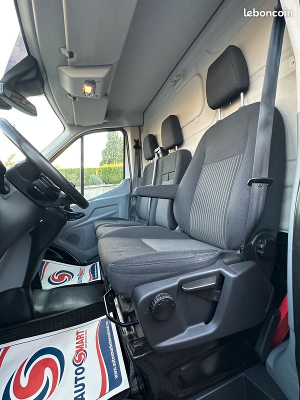 Ford Transit L3H2 2.2 TDCI 155CH - 1ère Main - Suivi Complet chez FORD - ATTELAGE - Clim - Caméra de Recul (image 12)