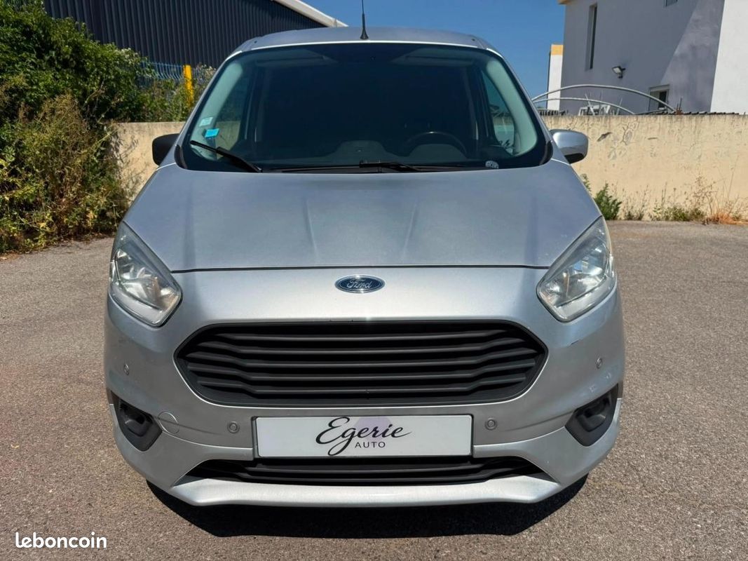 Ford Transit Courier 1.5 EcoBlue 100ch Carplay - Attelage - Pneus AR Neuf - Historique COMPLET (image 9)