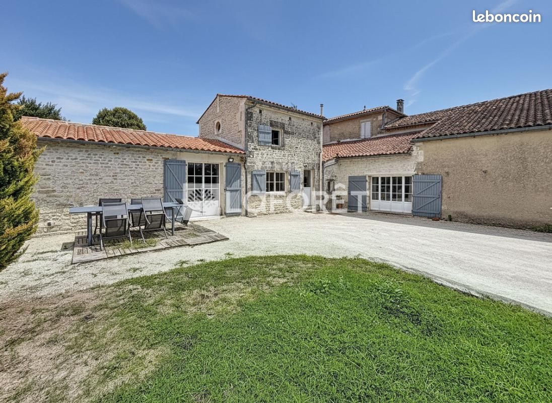 Maison 3 pièces 90 m² · à Juillac-le-Coq · 90 m² · 171 200 €