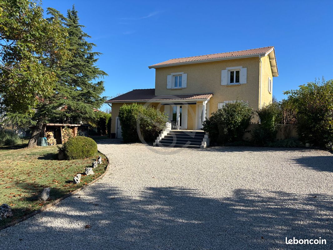 Maison 6 pièces 138 m² · à Saint-Cyr · 138 m² · 296 000 €