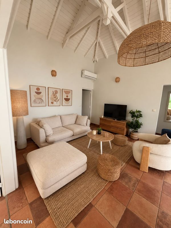 Maison 3 pièces 90 m² · à Le Moule · 90 m² · 2 000 €/mois