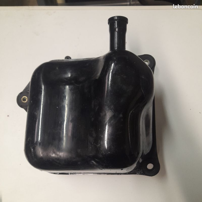 Réservoir d'huile Yamaha 850 TDM Type 3VD (image 1)
