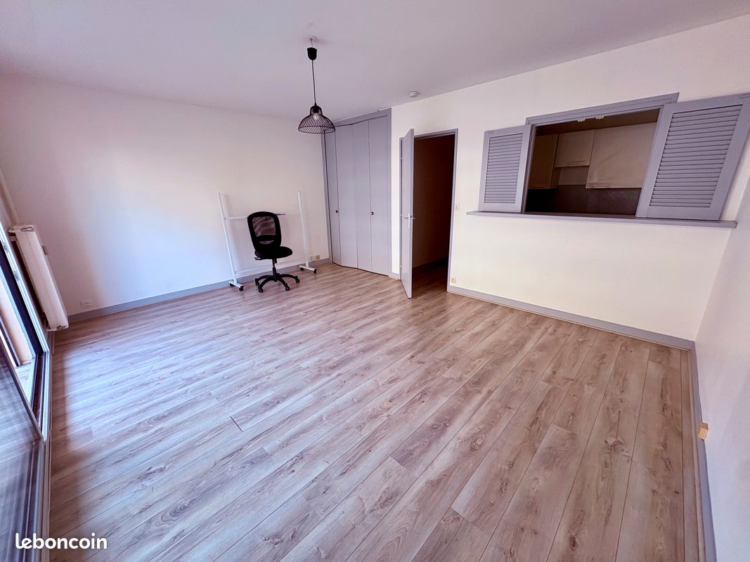 Parking 1 pièce 30 m² · à Reims · 30 m² · 575 €/mois