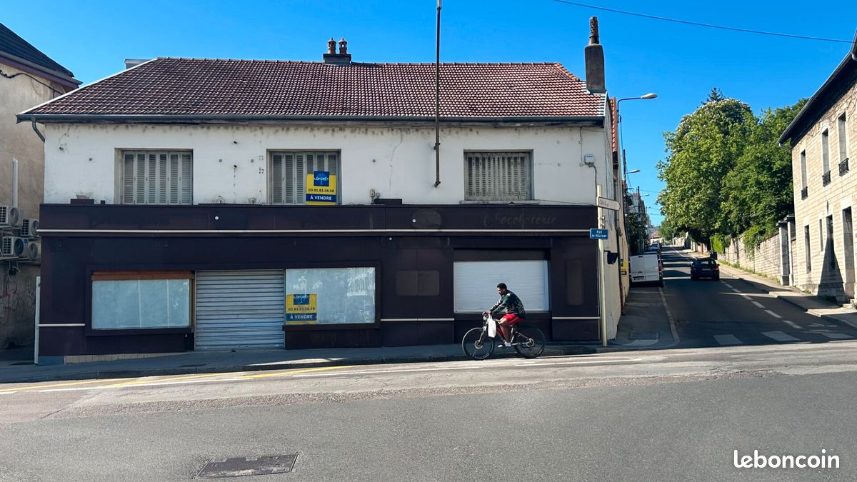 Local commercial 20 pièces 750 m² · à Besançon · 750 m² · 630 000 €