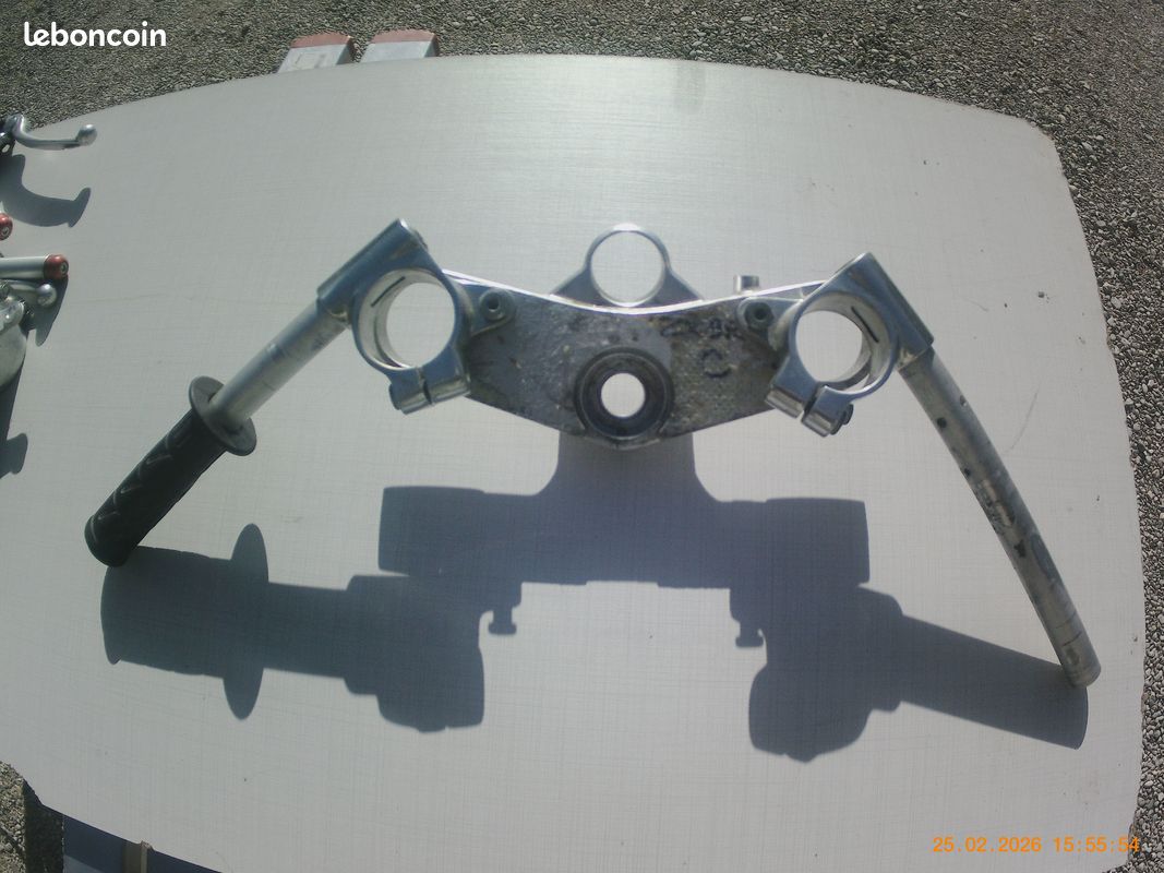 Tés de fourche sup et guidons ZX9 R (image 3)