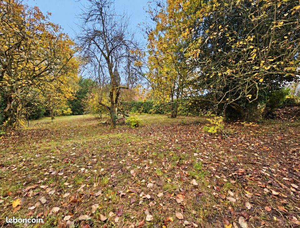 Terrain 997 m² · à Pommeuse · 138 000 €