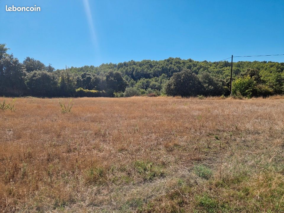 Terrain 1400 m² · à Flayosc · 145 000 €