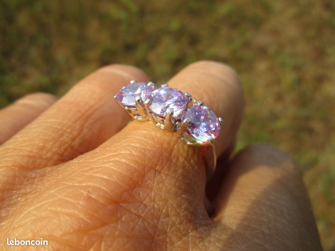 Bague En Argent Taille 58 - Sertie D'une Grosse Pierre Mauve Et Zircons - Style Fiançailles - Neuf