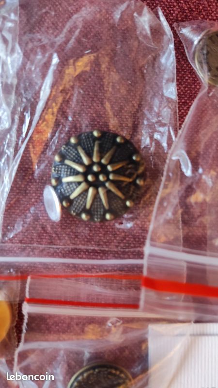 Neuf : lot de boutons + un kit d'étiquettes thermocollantes (image 6)