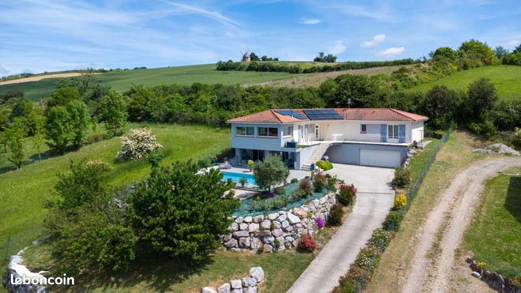 Maison 7 pièces 254 m²