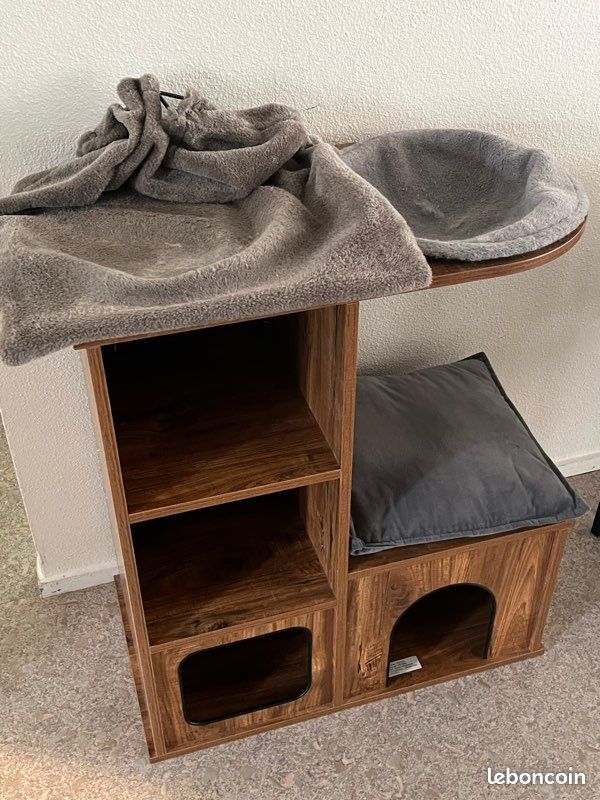 Arbe a chat en bois (image 1)
