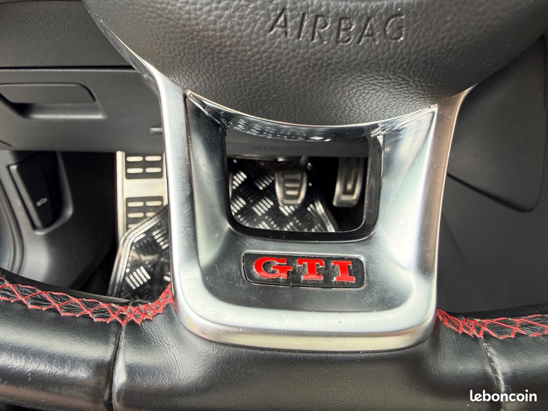 VOLKSWAGEN GOLF GTI 2.0 TSI EVO 245CH PERFORMANCE - CAMERA DE RECUL - REGULATEUR / LIMITEUR - SIEGES CHAUFFANTs (image 26)