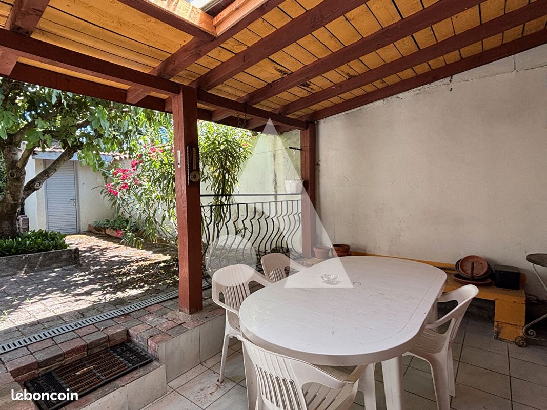 Maison 7 pièces 190 m² · à Saint-Georges-de-Reneins · 190 m² · 245 000 €