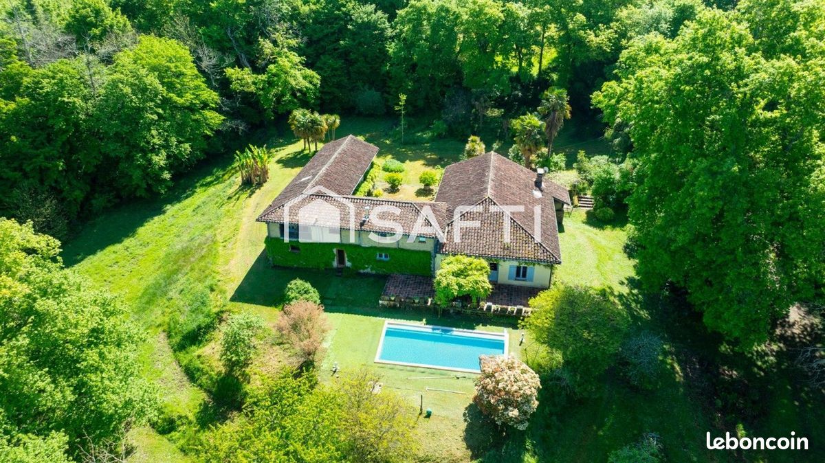 Maison 10 pièces 335 m² · à Labastide-d'Armagnac · 335 m² · 412 000 €