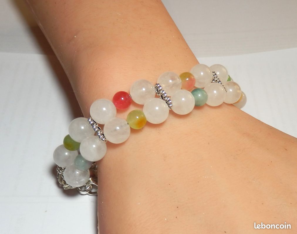 Bracelet pierres de jade blanche et teintées (image 1)