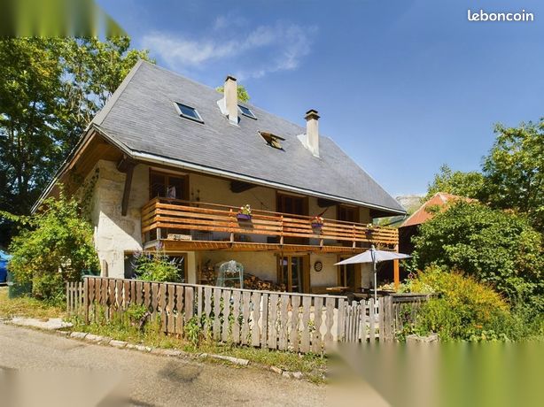 Corps de ferme rénové — 190 m², 6 chambres, 2 entrées indépendantes — Bauges / Les Déserts