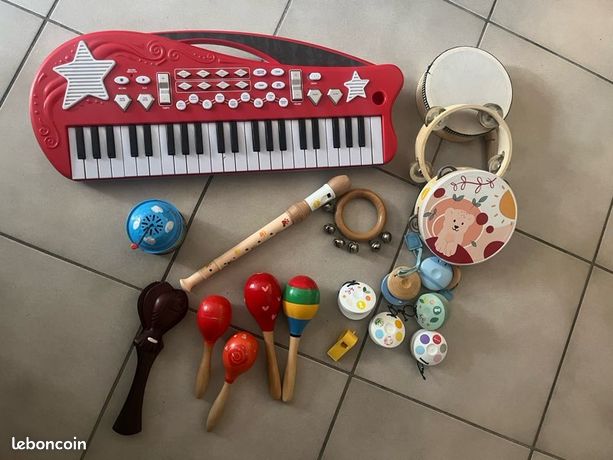 Idée cadeau de Noël : Instrument musique bébé : guitare, piano, batterie enfant - VTech