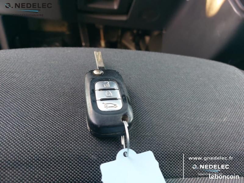Renault Master Fg F3300 L2H2 2.3 Blue dCi 135ch Confort Euro6 (image 14)
