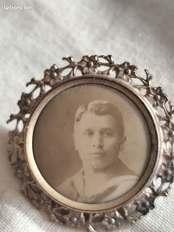Broche Ancienne Porte-photo Décor Fleur Et Cœur - Métal Argenté, Occasion