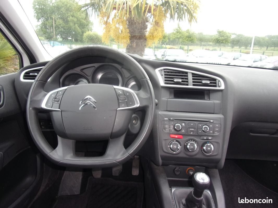Citroën C4 VTi 95 Attraction (image 10)
