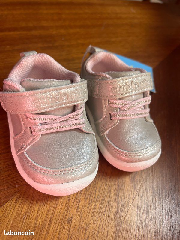 Chaussures bébé fille 3-6 mois (image 1)