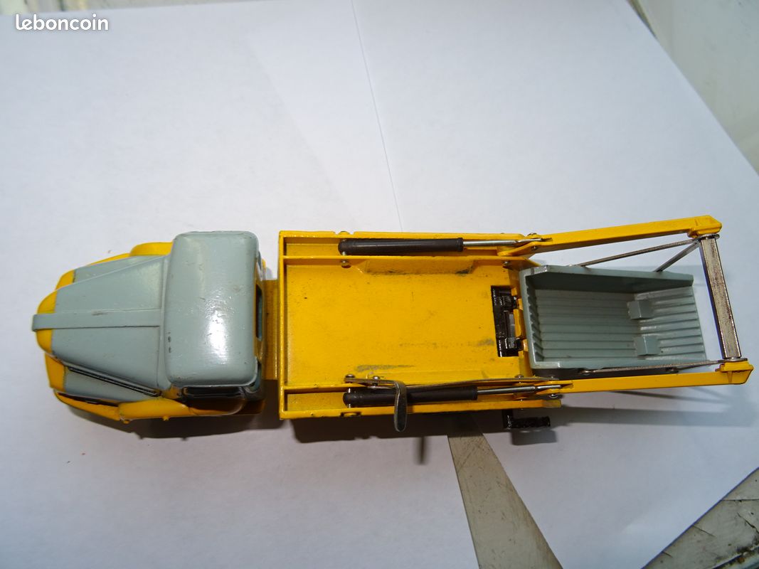 CAMION UNIC MULTIBENNE MARREL Dinky Toys modèle et boite d'Origine EUR 45,00 - FR