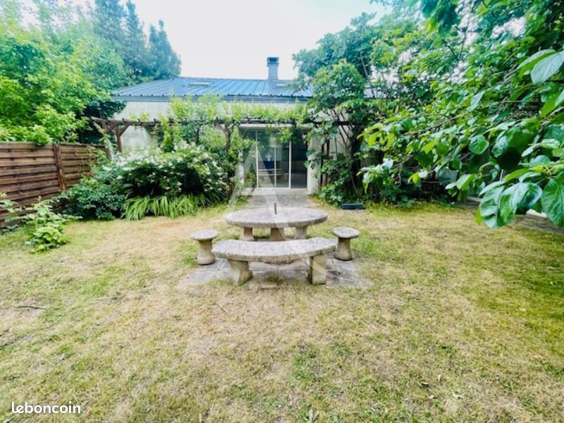 Maison 6 pièces 143 m² · à Nantes · 143 m² · 1 953 €