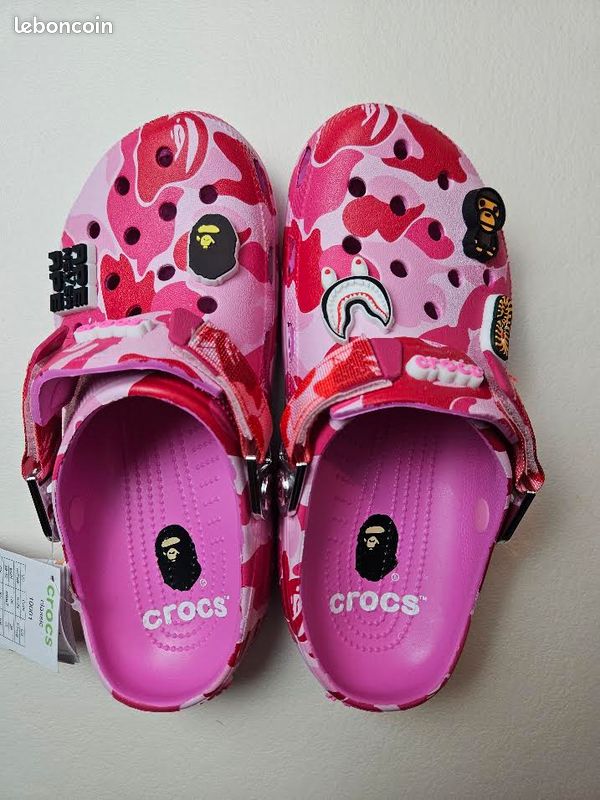 Crocs (image 1)