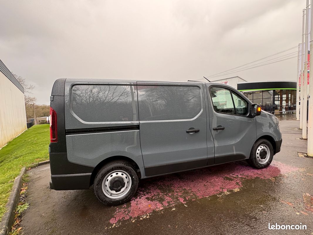 Renault TRAFIC Van L1H1 ADVANCE 3T blue dci 150ch AUTO 9 - KIT BOIS COMPLET COMPRIS - PRET A PARTIR (image 3)