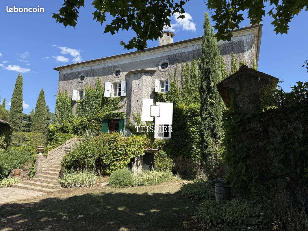 Maison 12 pièces 351 m² · à Les Vans · 351 m² · 632 000 €