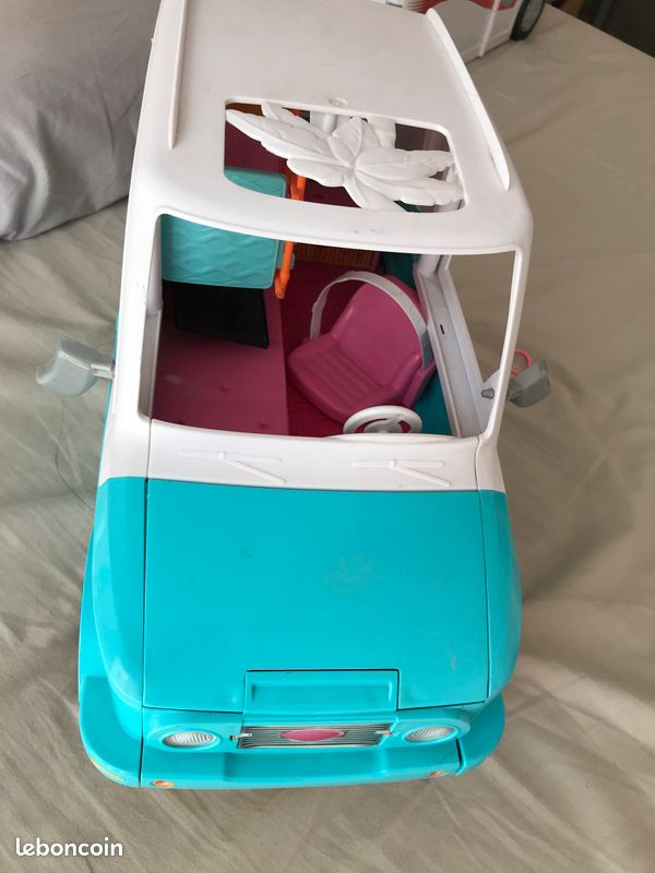 Ambulance Barbie (image 15)