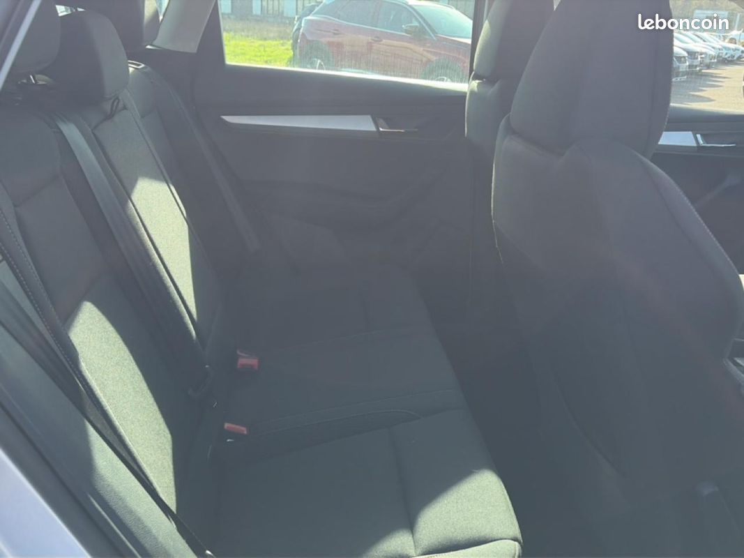 SKODA KAROQ 1.5 tsi 150 selection dsg7 (image 17)