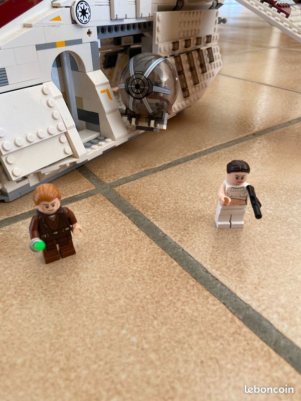 Republic Gunship Lego (image 2)