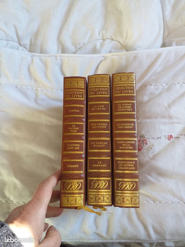 Lot de huit livres selection du livre (image 1)