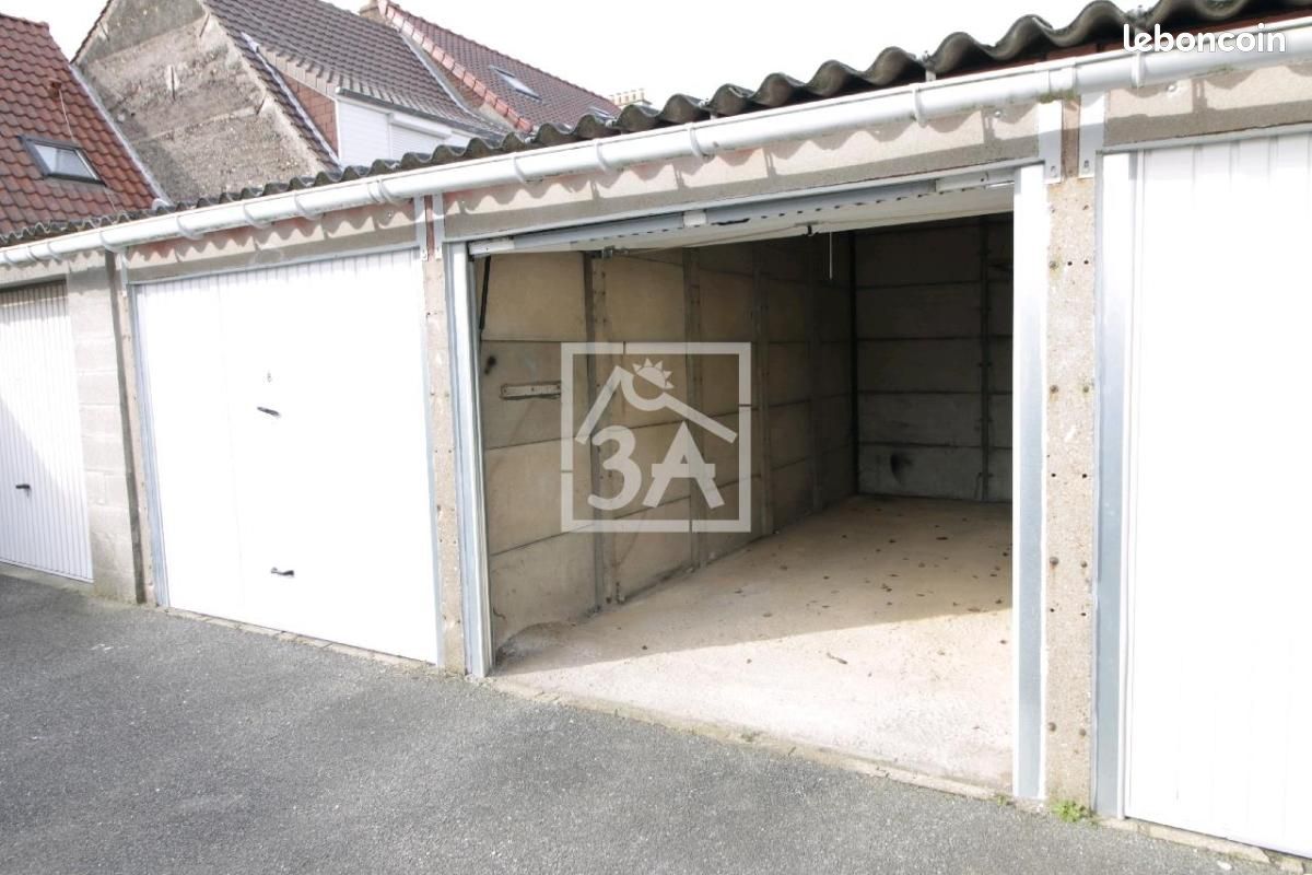 Garage/box Calais · 65 €/mois
