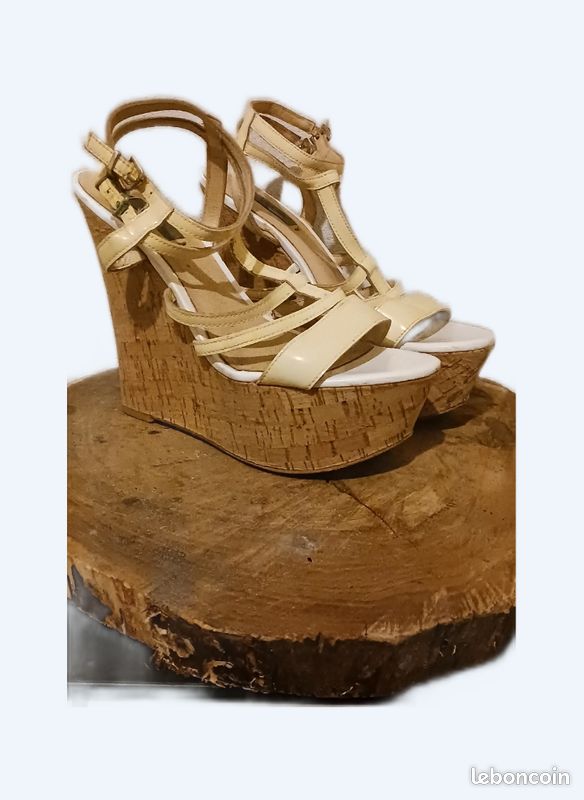 Chaussure Talon CompensÃ© Guess Compense Guess Chaussures à Talons