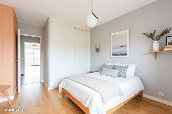 Dernier étage avec vue – Grand T3 lumineux de 81m² — 9
