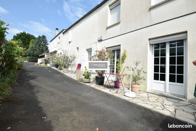 Maison 12 pièces 303 m²