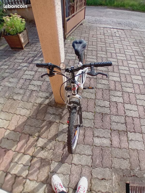 Vélos + trottinettes (image 5)