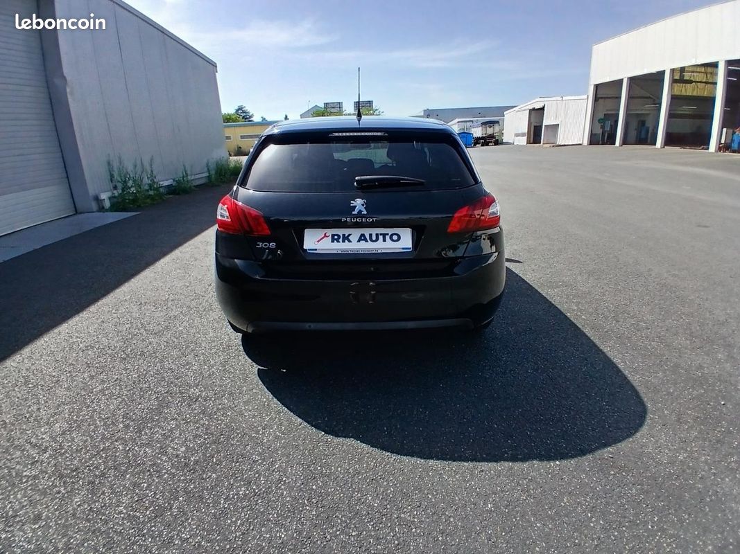 PEUGEOT 308 1.2i PureTech 12V S&S - 110 II 2013 BERLINE Style PHASE 1 (image 9)