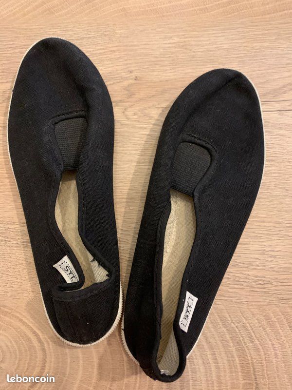 Chaussons de gymnastique de sport pour intérieur, pointure 34 (image 1)