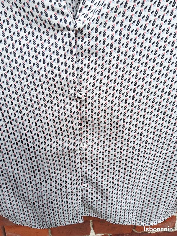 Vends chemisier forme blouse (image 3)