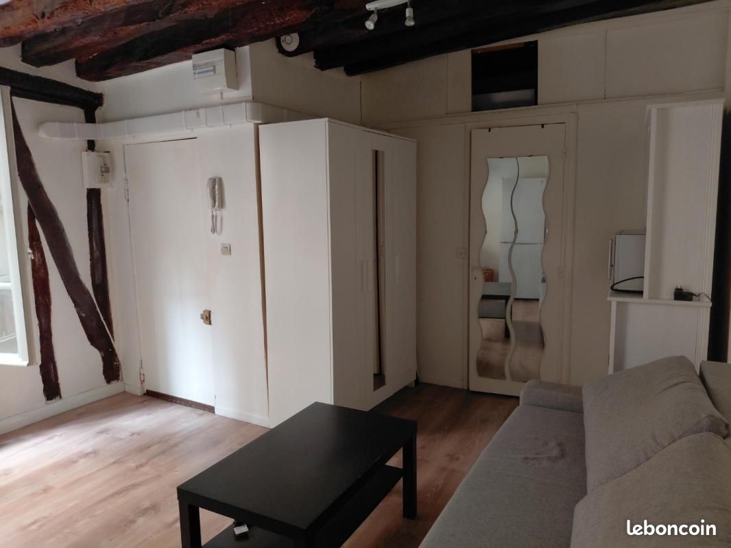 Appartement 1 pièce 19 m² · à Versailles · 19 m² · 719 €