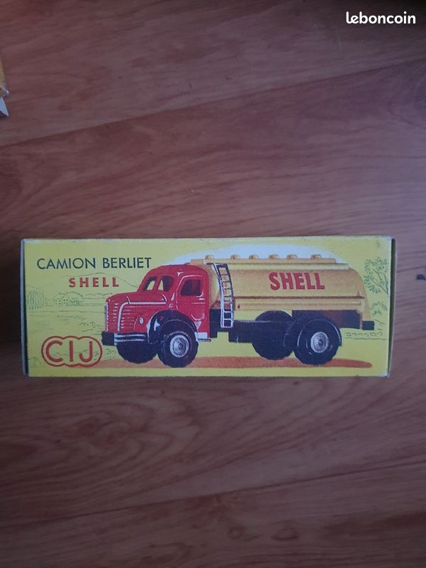 Camion Citerne SOMUA Shell CIJ 1/50 – Réédition Avec Boîte, Rouge, Zamak (occasion)