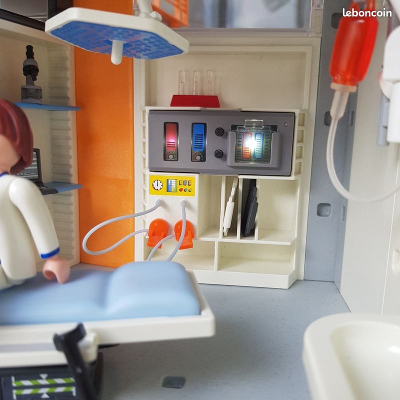 PLAYMOBIL Hôpital 70190 + extensions 6445 et 9848 (image 5)
