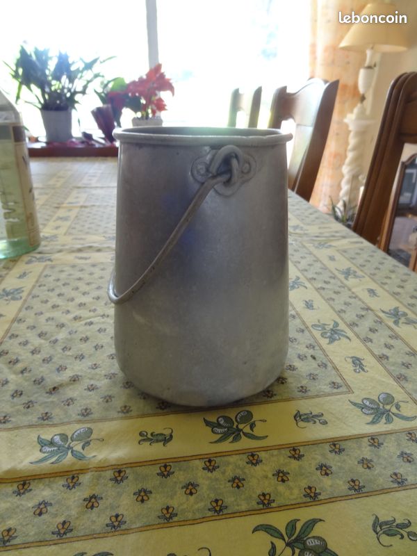 Pot en fer blanc (image 2)