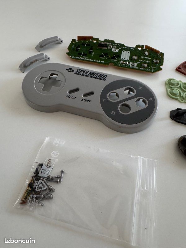 Manette de Super Nintendo démontée pièces détachées (image 4)