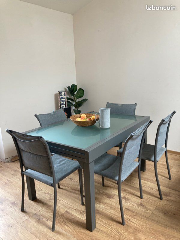 Table salle à manger/jardin + 5 chaises (image 2)