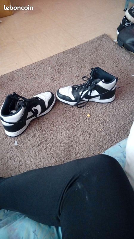 Vend paire de chaussures Nike (image 1)