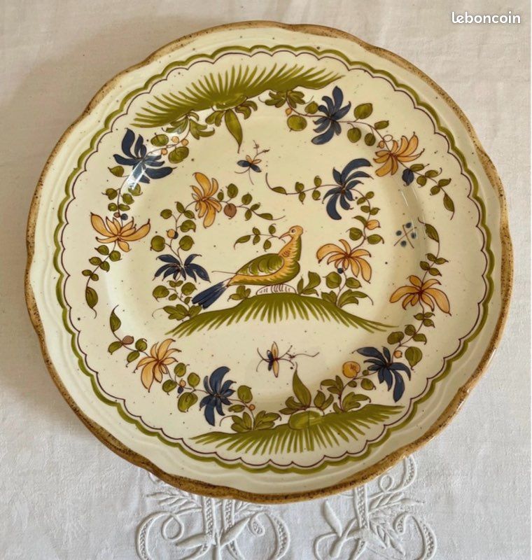 Service de table en faience vintage made in Italy, reproduction 18 ème siècle Moustier (image 4)
